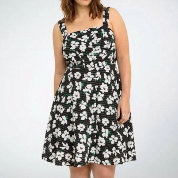 Torrid Daisy Floral Print Fit and Flare Mini Dress 18 Sleeveless Retro Pin-up - Picture 1 of 6